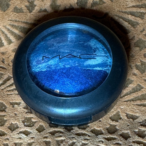 MAC Sea and Sky mineralized eyeshadow large size duo New box not included. HTF - Picture 2 of 4